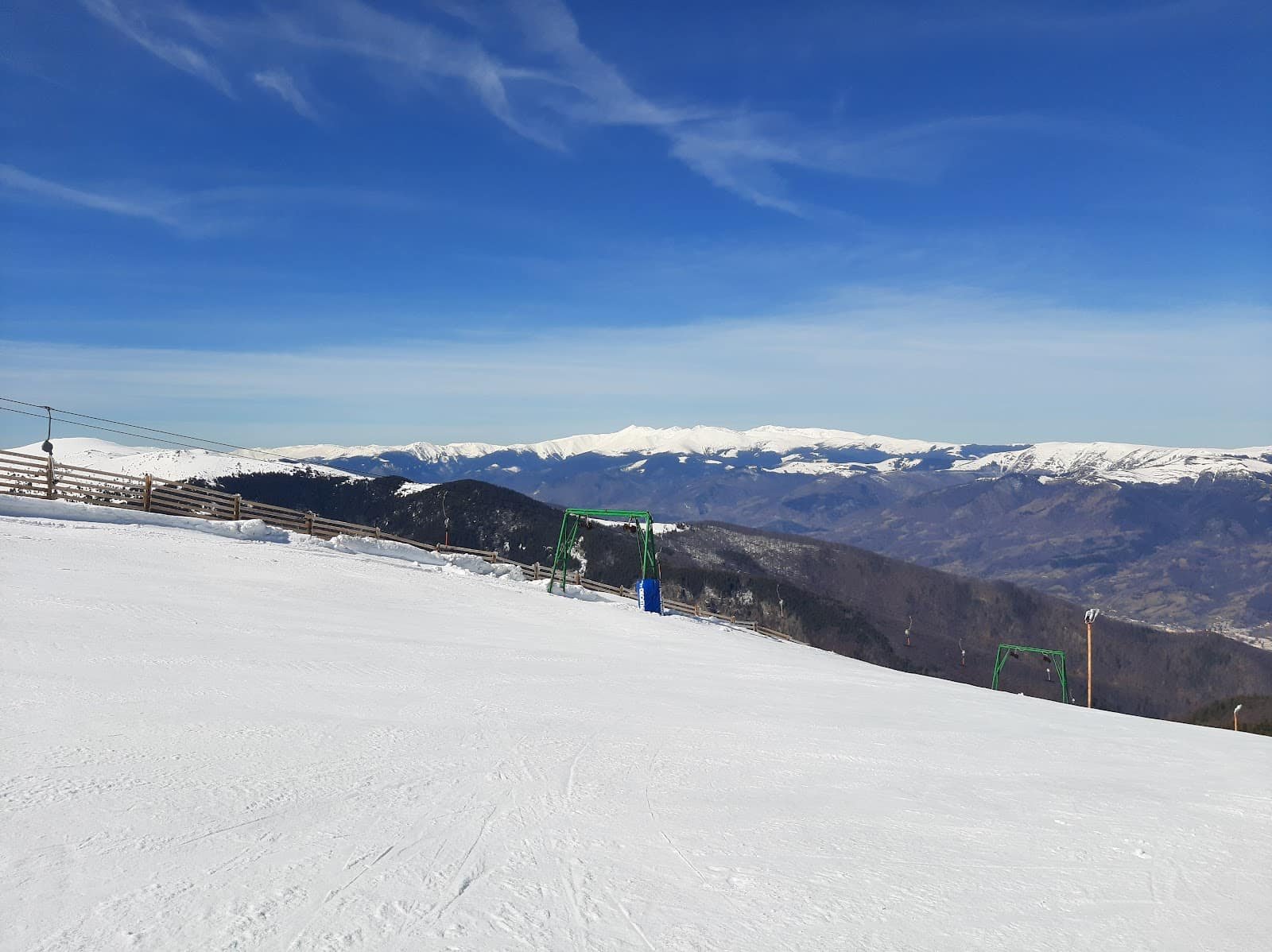 Cât costă o zi de ski în România: bugetul, linie cu linie