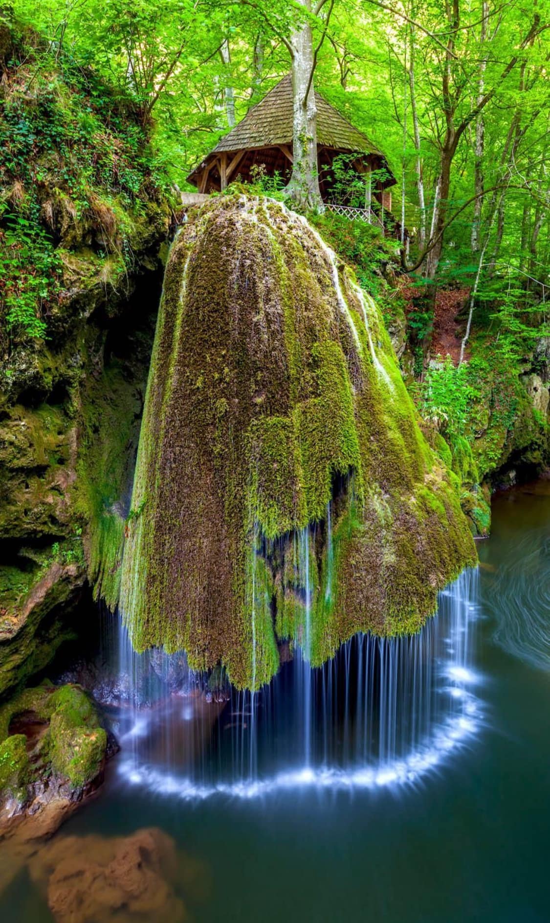 Cele mai spectaculoase cascade din România