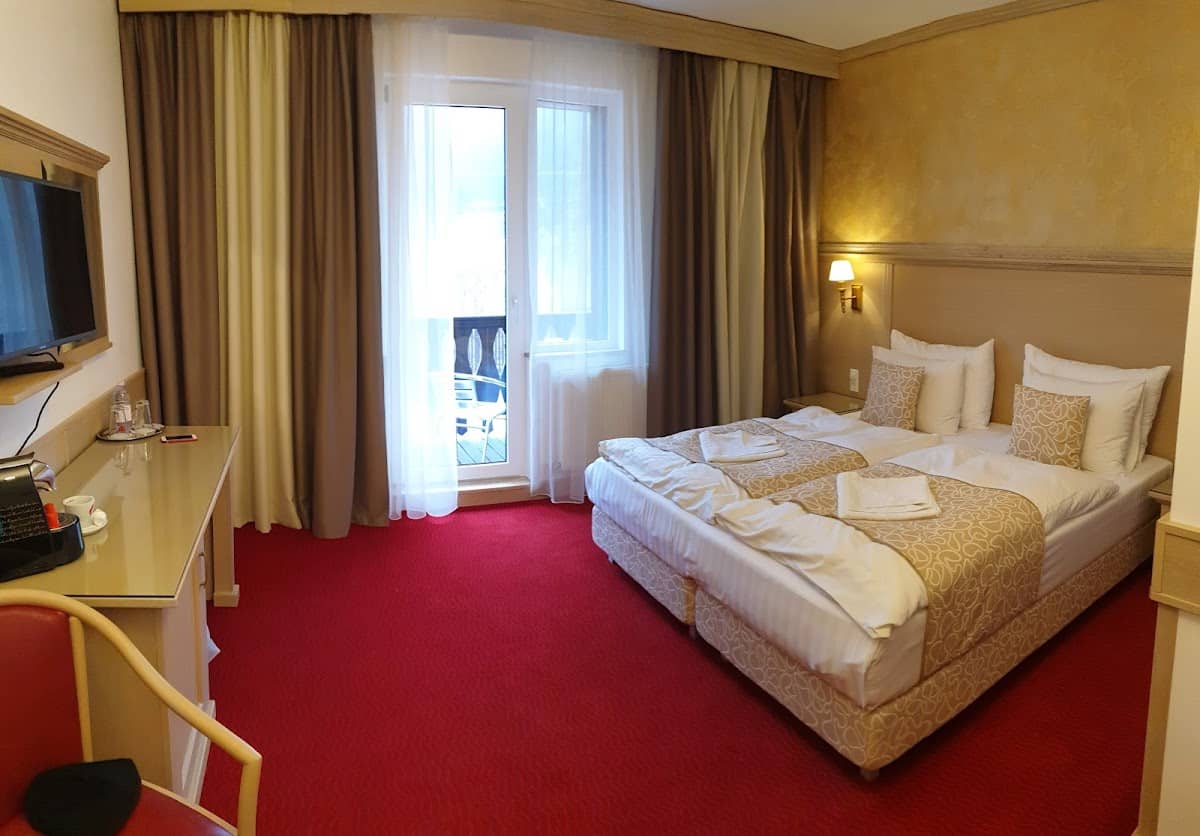 Hotel Lacu Roșu — 2