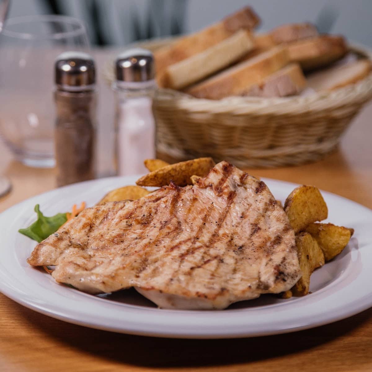 Restaurant Poiana Bradului — 2